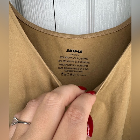 SKIMS Soft Smoothing Seamless Tank Ochre Sz. 3X - Picture 4 of 5